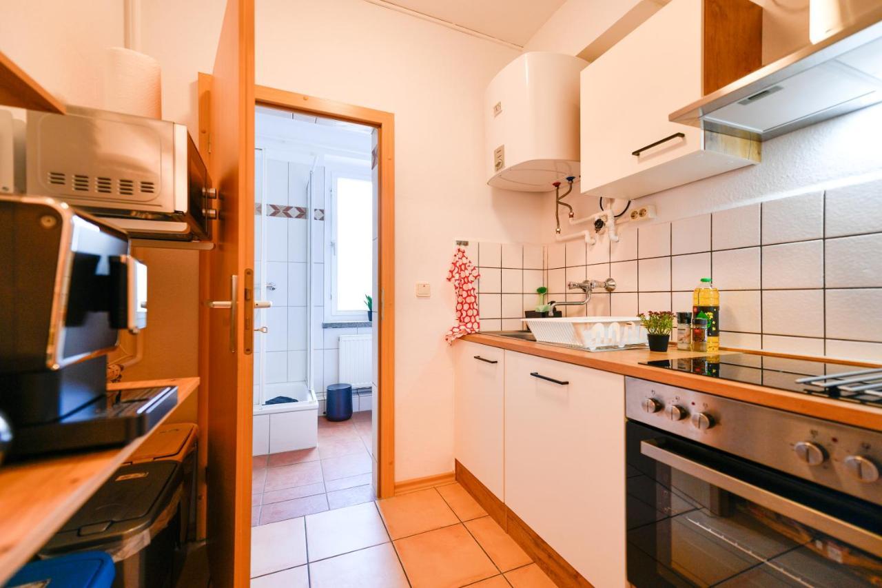 Fuerst-Pueckler-Apartment_Bis 6 Personen_Waschmaschine_Kueche_2X Parkplaetze_Terrasse_Netflix Cottbus Extérieur photo