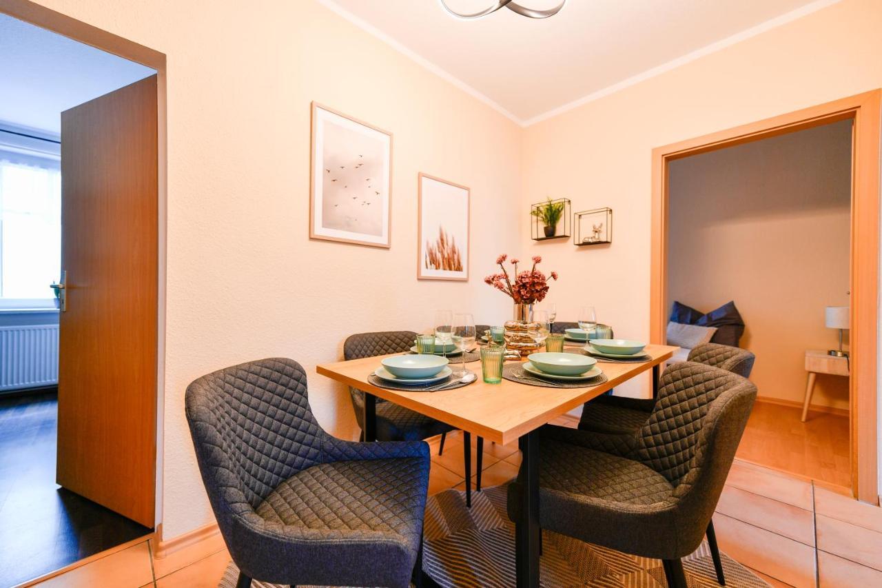 Fuerst-Pueckler-Apartment_Bis 6 Personen_Waschmaschine_Kueche_2X Parkplaetze_Terrasse_Netflix Cottbus Extérieur photo