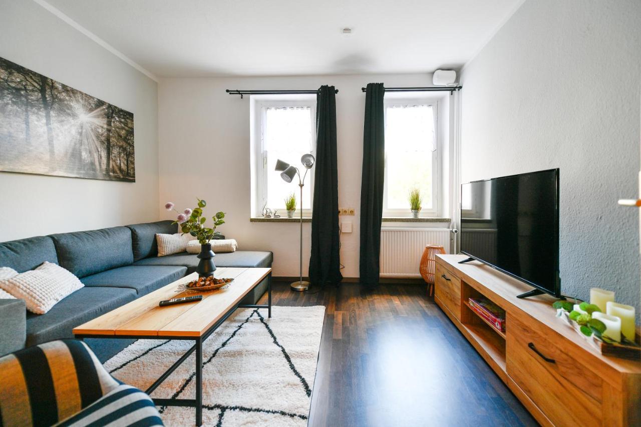 Fuerst-Pueckler-Apartment_Bis 6 Personen_Waschmaschine_Kueche_2X Parkplaetze_Terrasse_Netflix Cottbus Extérieur photo