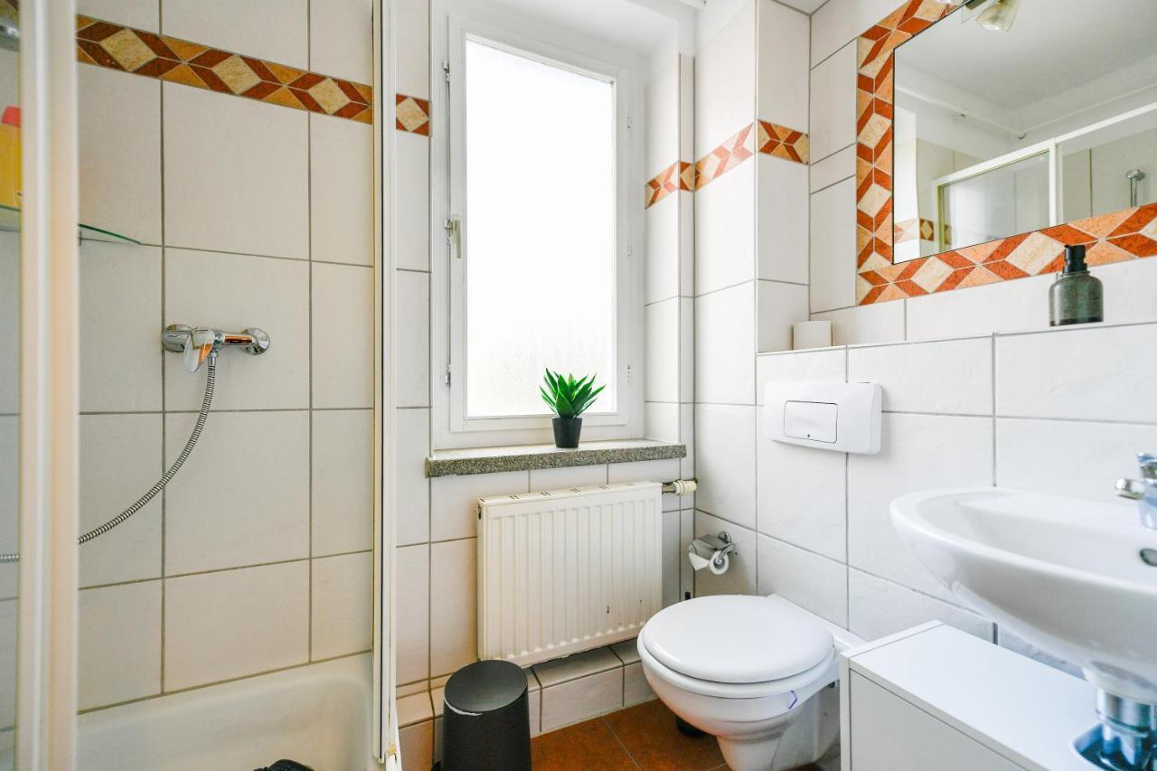Fuerst-Pueckler-Apartment_Bis 6 Personen_Waschmaschine_Kueche_2X Parkplaetze_Terrasse_Netflix Cottbus Extérieur photo